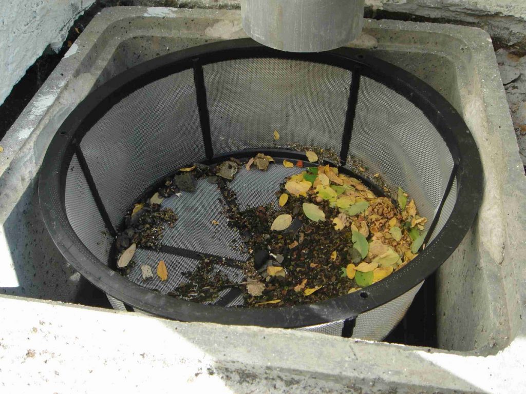 Filtre d'eau de pluie à panier pour cuve enterrée